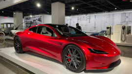 Model S Plaid下月正式交付，被网友称赞“汽车界的iPhone4”
