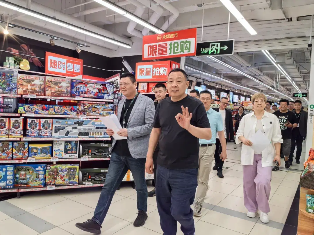永辉超市的“新生”：胖东来出手帮扶，市值一日激增22亿