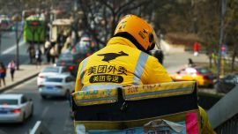 外賣大戰太燒錢！美團利潤縮水九成，京東跌去一半