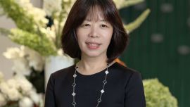 富士康打工妹干出港股年内最大IPO，登顶中国女首富